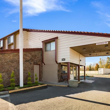 Ramada By Wyndham Medford Airport North Motel Exterior foto